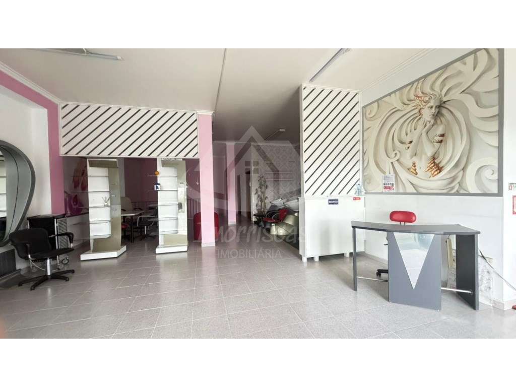 Loja com 110 m² para venda no Bairro do Estacal Novo, Santa Iria de... - Grande imagem: 4/20