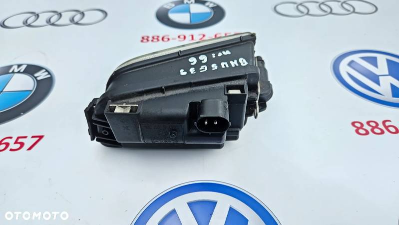 BMW 5 E39 1996-2000 Lampa przeciwmgłowa prawa Halogen prawy 8377384 - 5