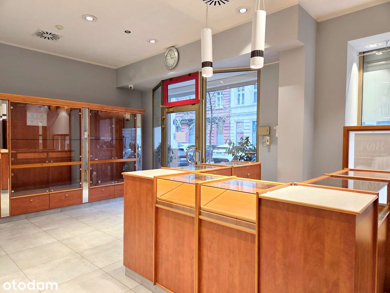 Lokal 101 m² z witryną ul. Jagiellońska blisko deptak-1