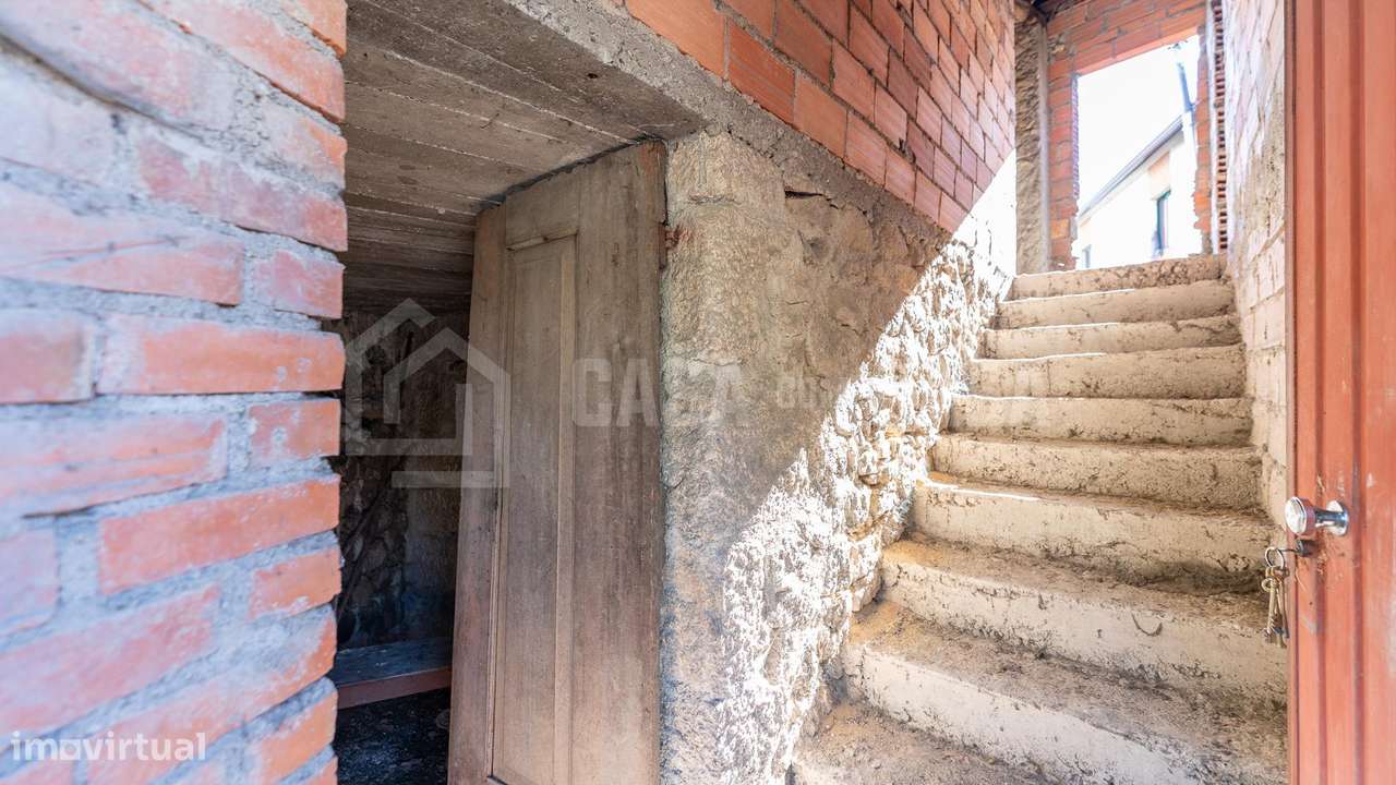 Moradia para Restaurar em Quintela de Orgens - Grande imagem: 4/6