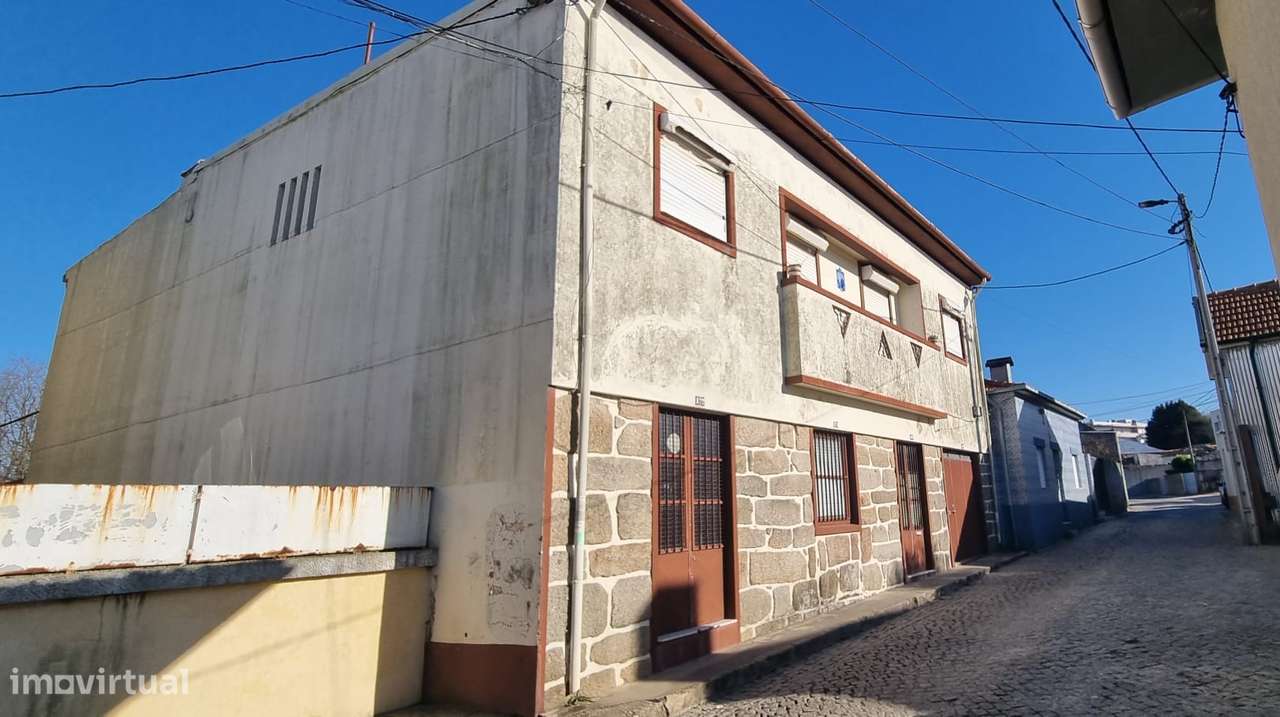 Casa / Moradia independente em Gulpilhares e Valadares-1