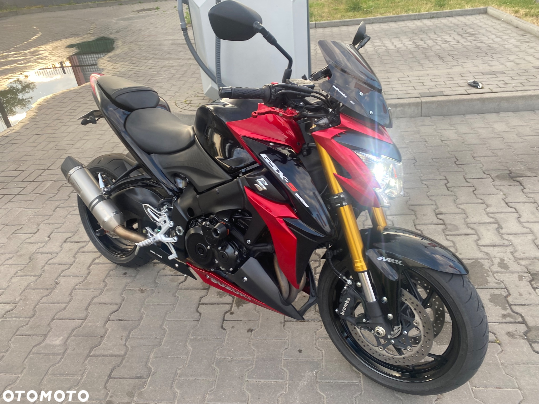 Suzuki GSX 1000 - 4