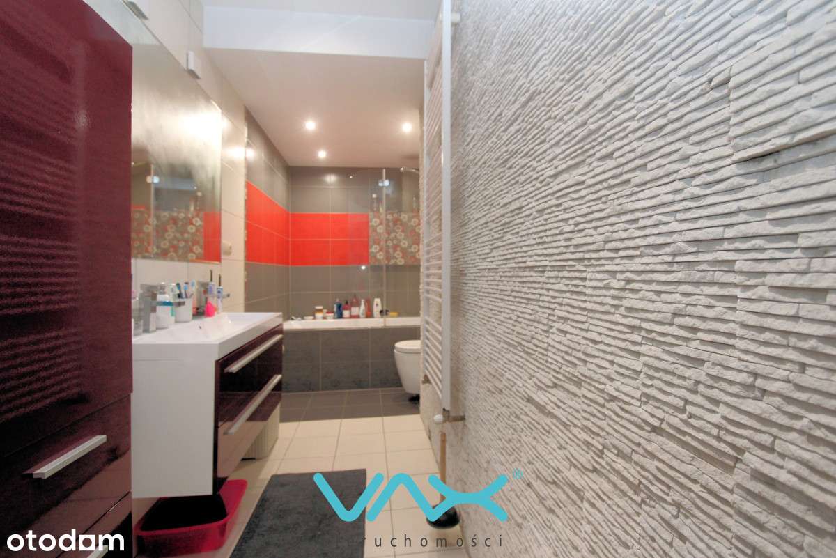 Dom w centrum, duża działka, garaże-4