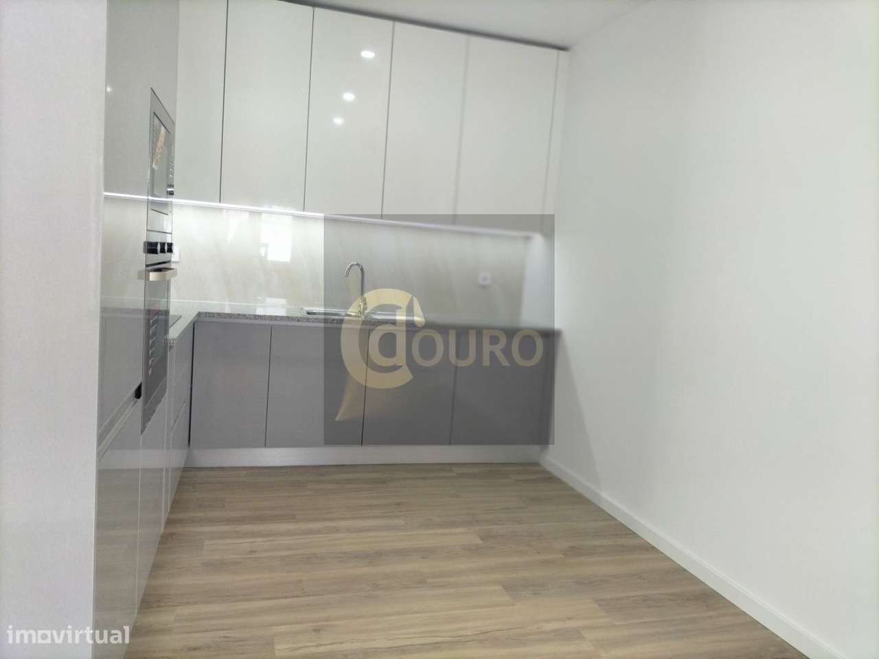 MORADIA T1 EM RIO TINTO-11