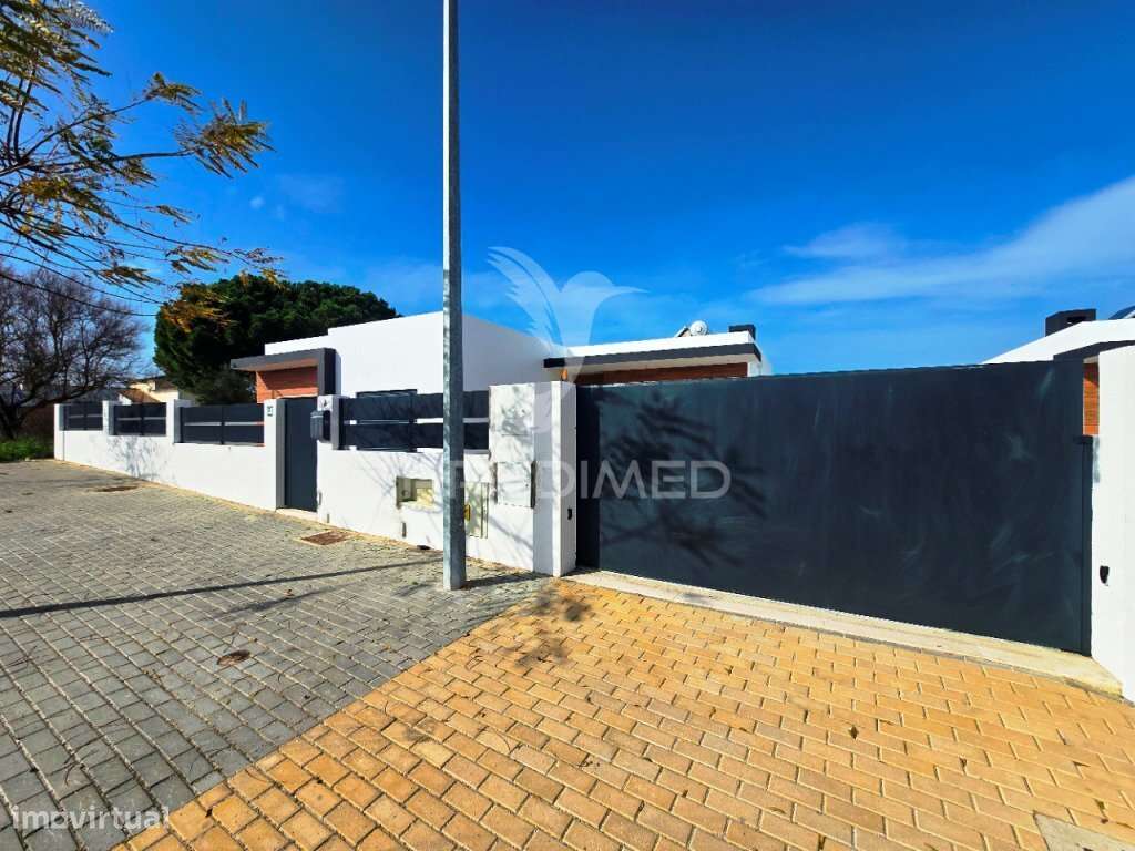 Moradia Isolada T3, c/Piscina e Box, Brejo Clérigo - Azeitão - Grande imagem: 2/39