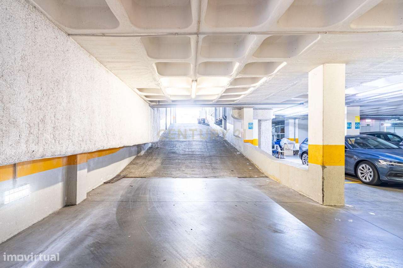 Edifício de escritórios moderno em Carnaxide, Oeiras-32