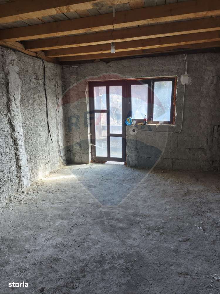 Casă / Vilă cu 5 camere de vânzare în zona Poiana Tapului-6