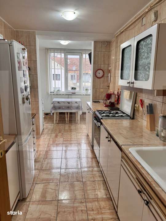 Apartament ultracentral cu 3 camere – 84 mp, Parcare + Pod 64 mp - Imagine principală: 5/6