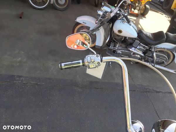 Harley-Davidson Softail Deluxe - 31