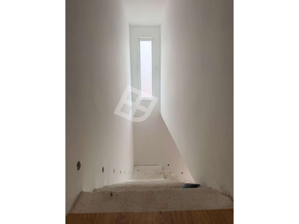 Moradia T5 próxima às Praias Conforto, Espaço e Qualidade de Vida-48