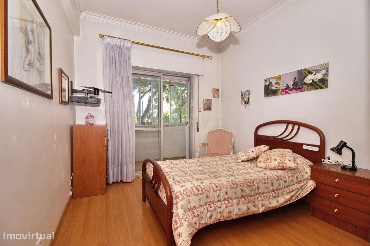 Apartamento T3 com 2 casas de banho em Barcarena – Pronto a habitar-10