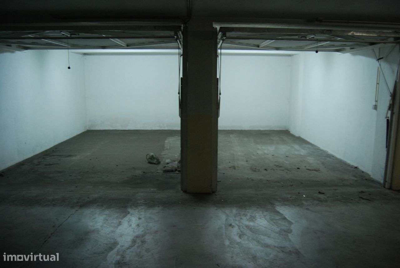 Vende-se Arrumos - Famalicão-5