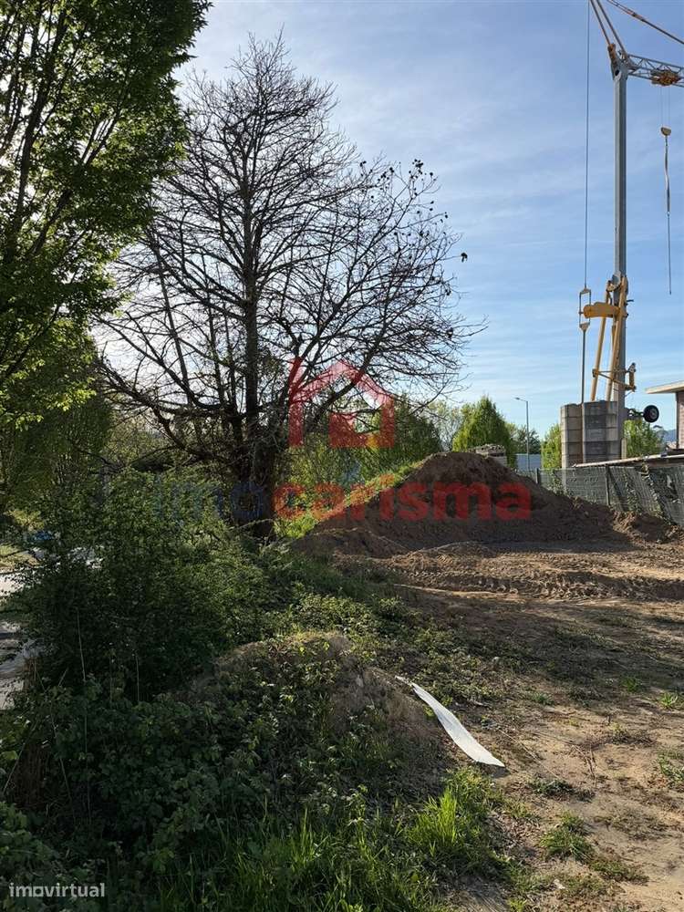 Lote de Terreno para Construção com 536m2 em Pombeiro Ribavizela, Felg-3