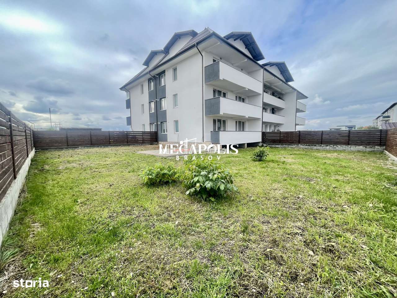 2 camere | Curte 347 mp | Decomandat | Parcare - Imagine principală: 1/11