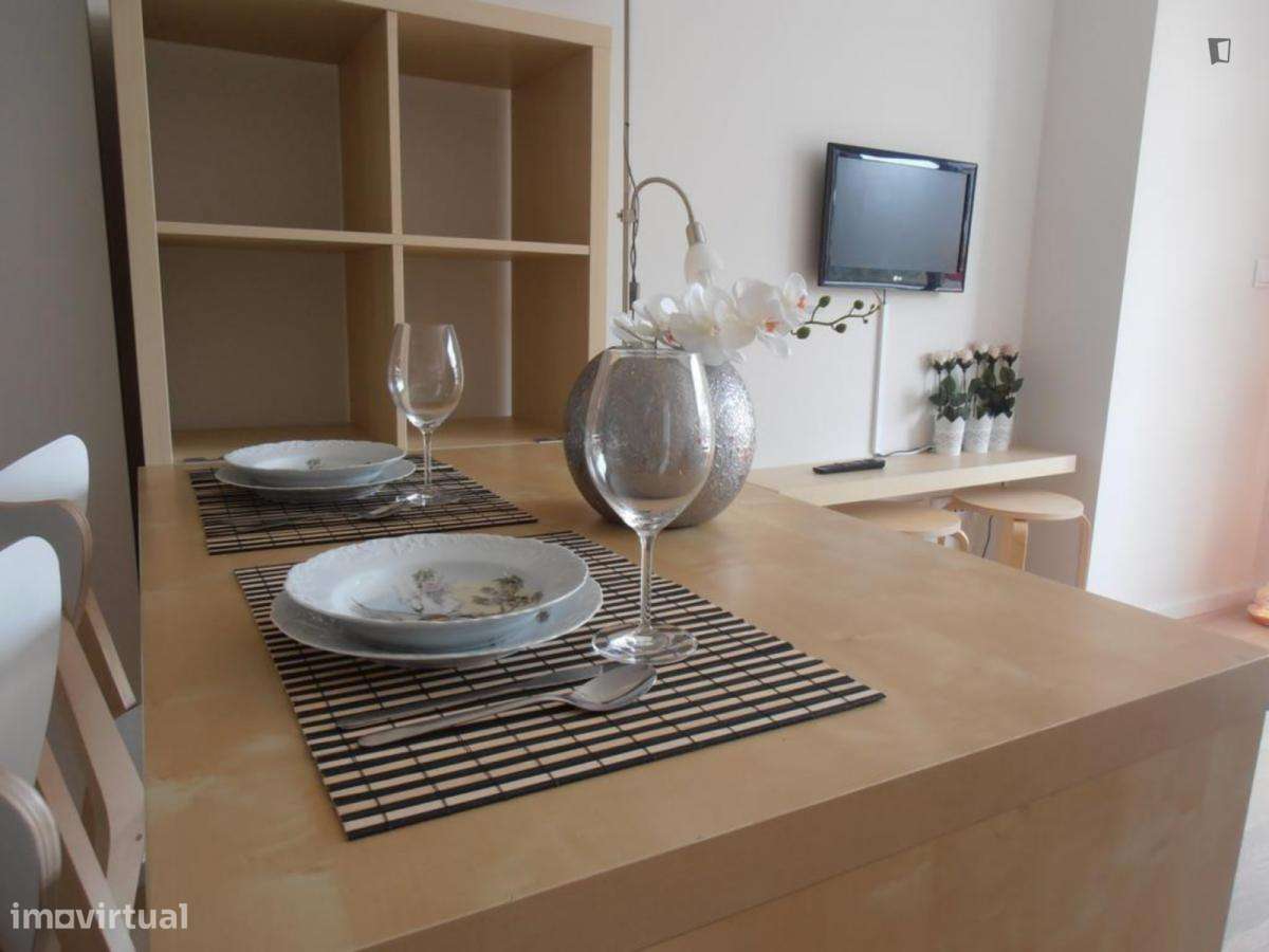 Apartamento com 1 quartos - localizado em Santo Ildefonso Porto - Grande imagem: 2/10