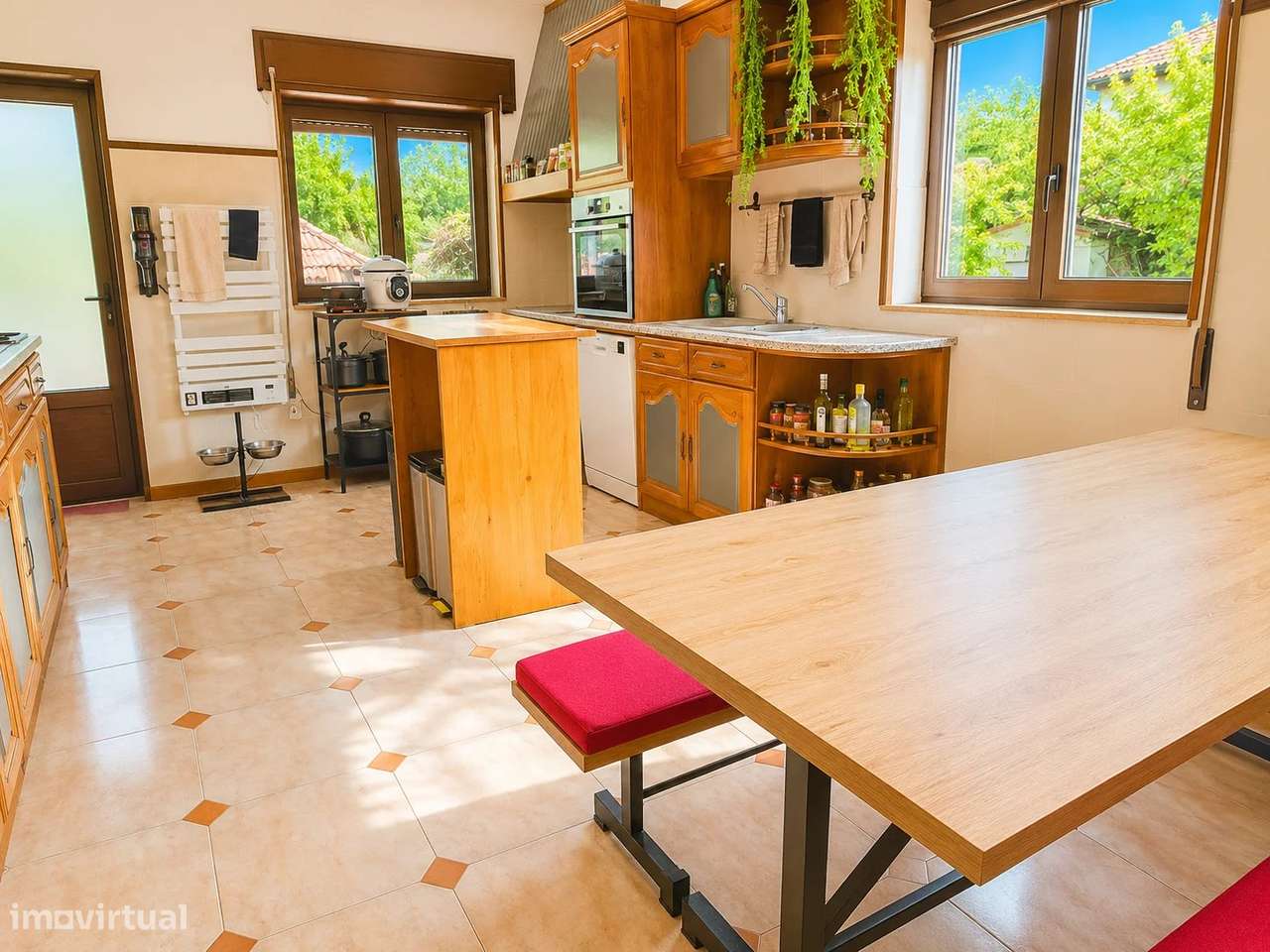 Quinta com Moradia T4 em Pedra, História e Natureza em Harmonia em Arc-9