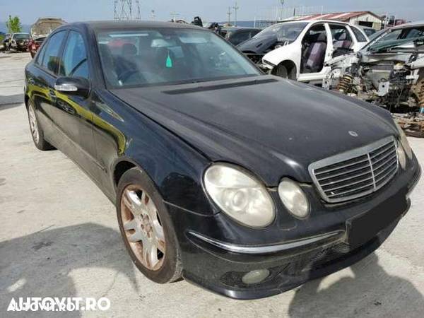 Dezmembrez Mercedes E Class 2004 W211 2.7cdi - 1