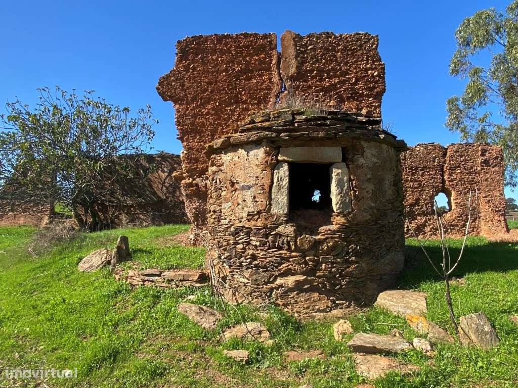 Quinta com uma ribeira e uma vista fantástica em Vila Nova de S. Be... - Grande imagem: 1/60
