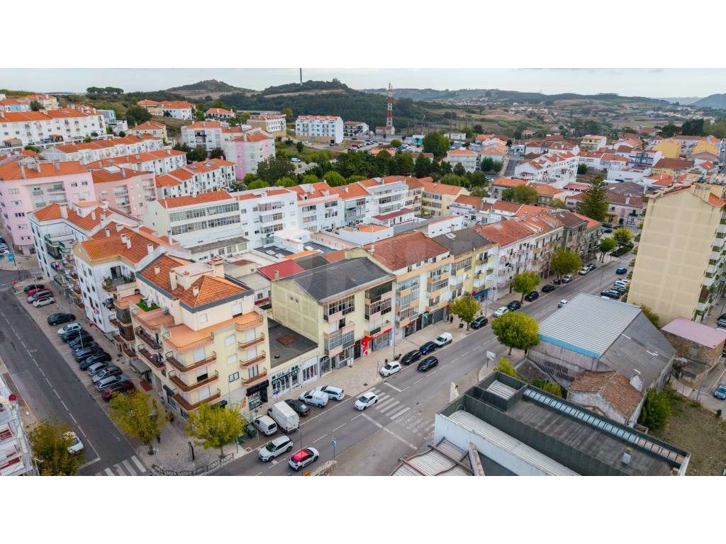 Apartamento T3 remodelado para venda no Sobral de Monte Agraço-24