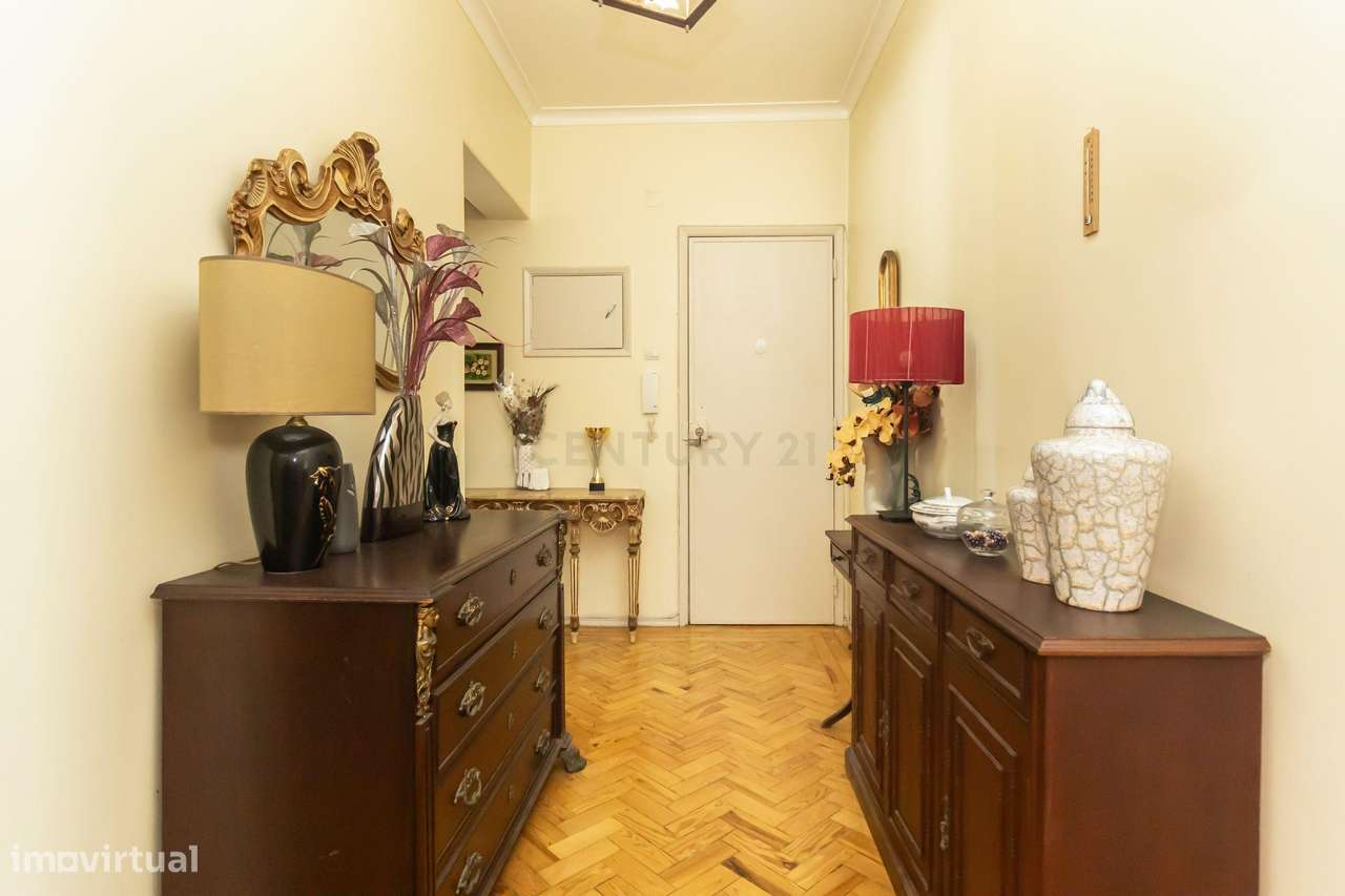 Apartamento T2, no Laranjeiro, perto do base Naval do Alfeite, 1º anda - Grande imagem: 5/33