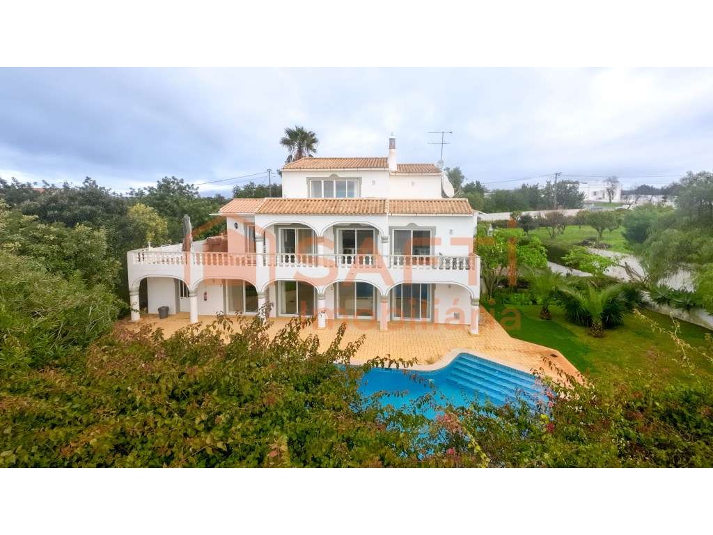 Moradia Augusta com 5 Quartos, Jardim e Piscina Privativa em Boliqu... - Grande imagem: 2/31