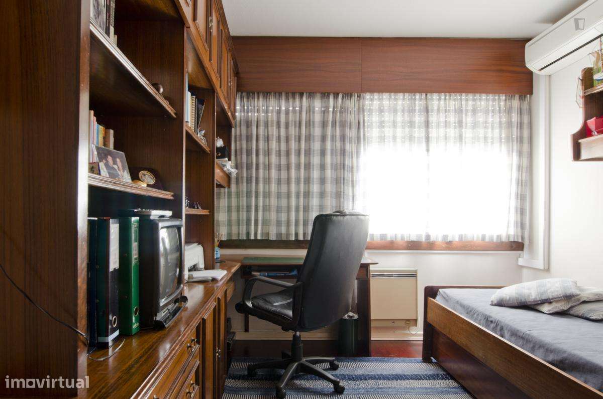 Quarto - localizado em Carnide Lisbon - Grande imagem: 2/18