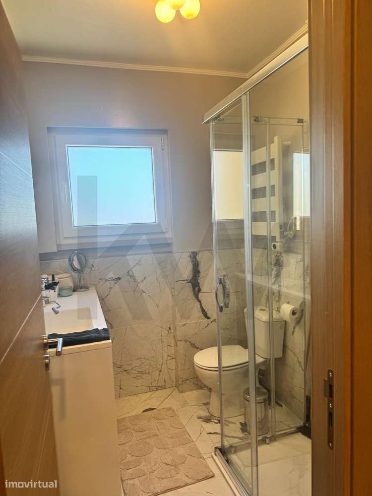 Linda a Velha - 1º Andar Remodelado, Mobilado e com Financiamento Gara-5