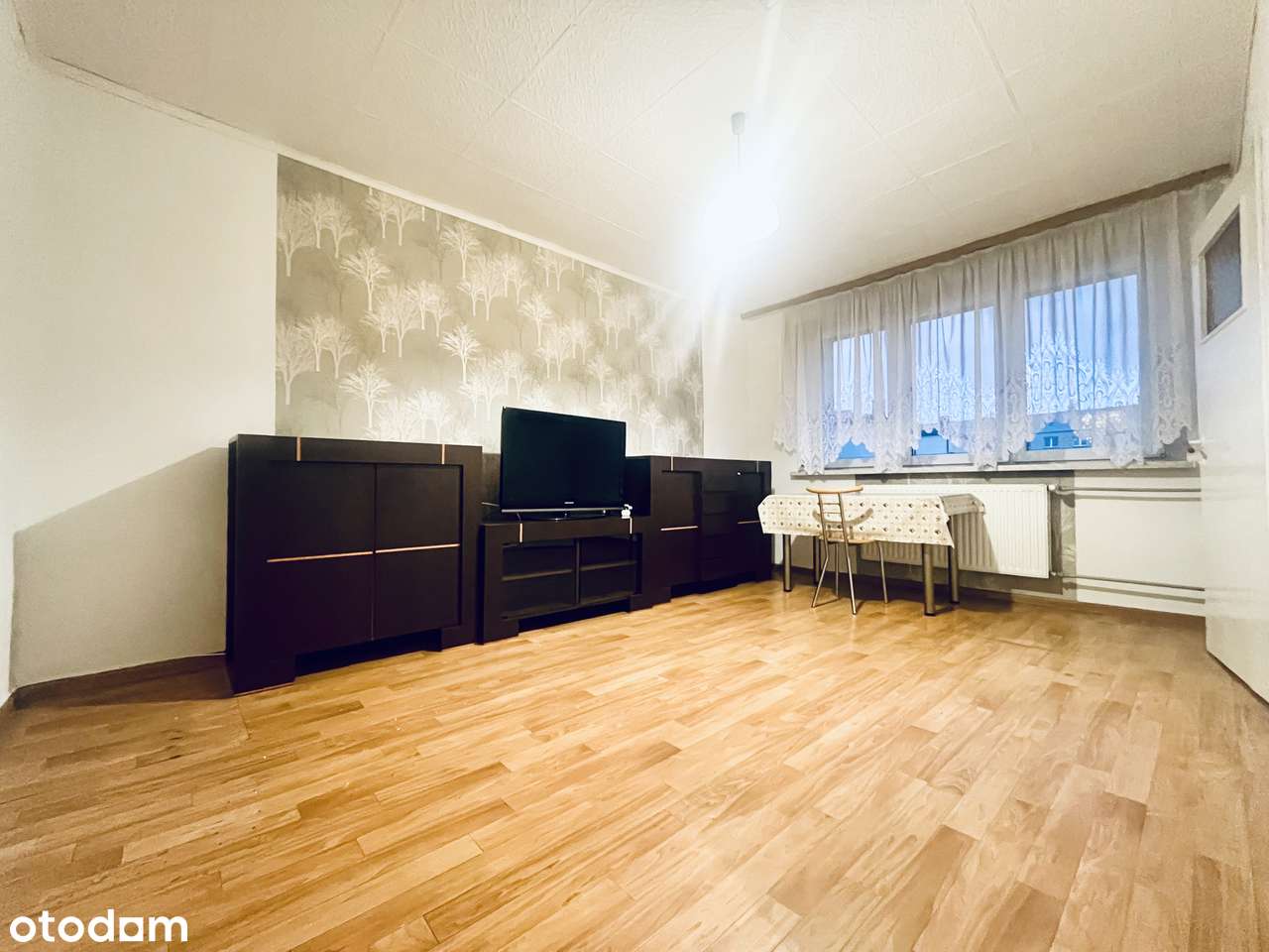 Dwupokojowe, 1 piętro z ogrzewaniem z sieci w dobrej cenie.-12