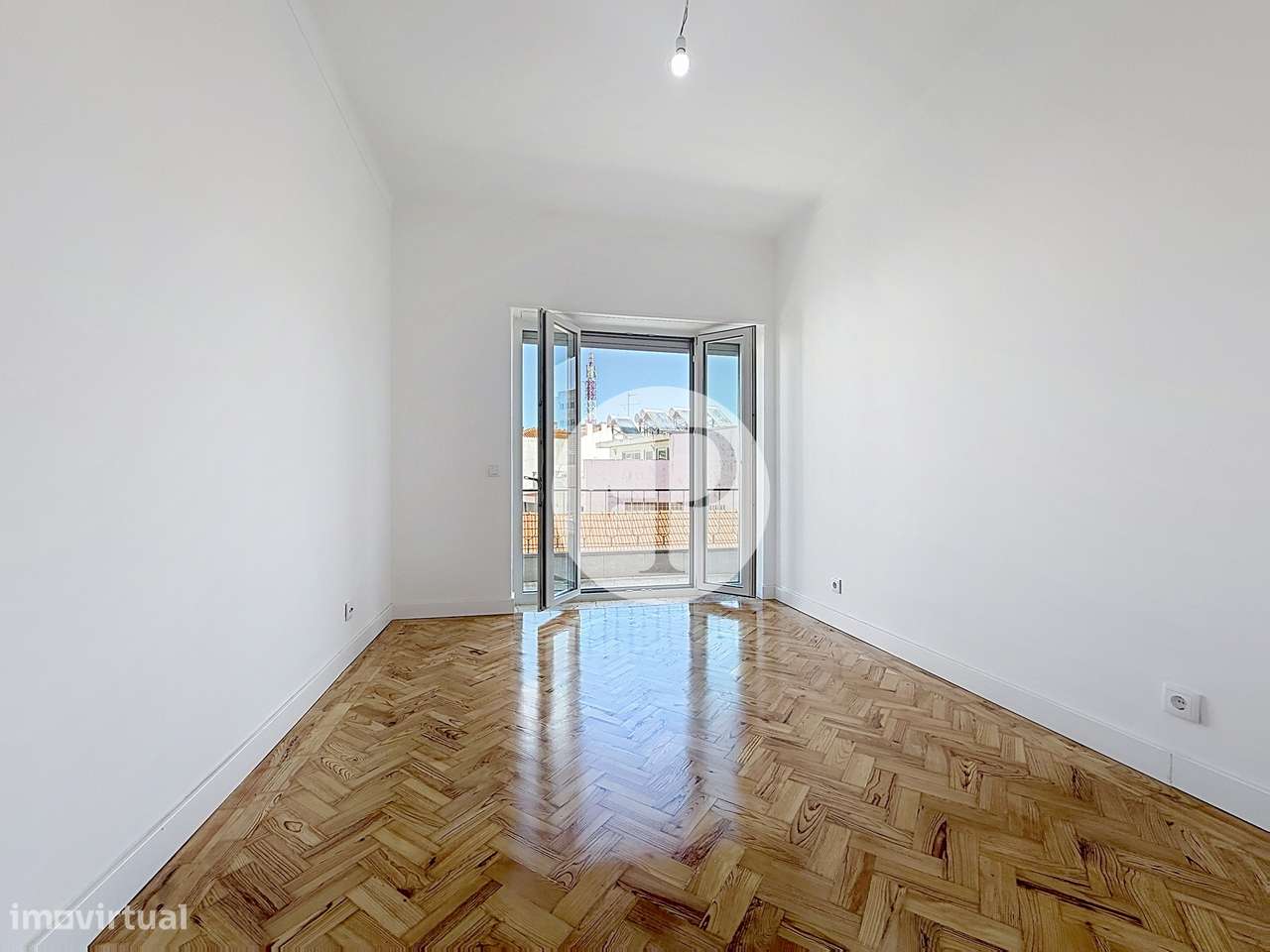 T3 remodelado no centro das Caldas da Rainha, último piso com varanda-14