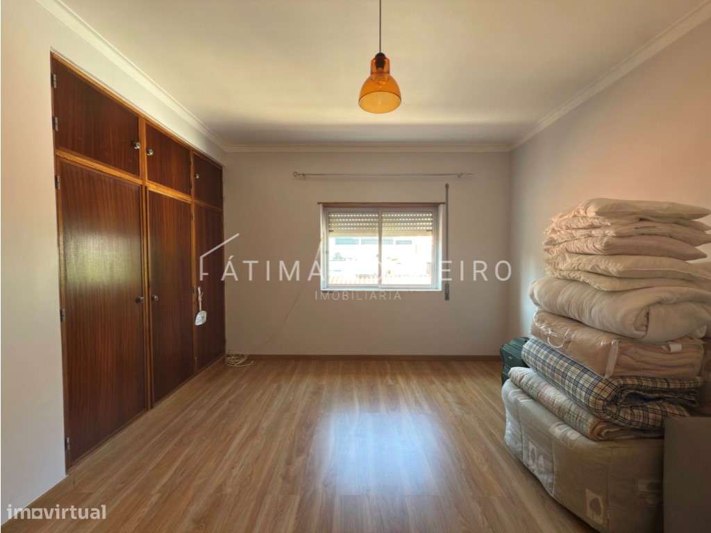 Moradia Isolada T5 em Lote de 375m² Excelente Estado - Sobreda-12