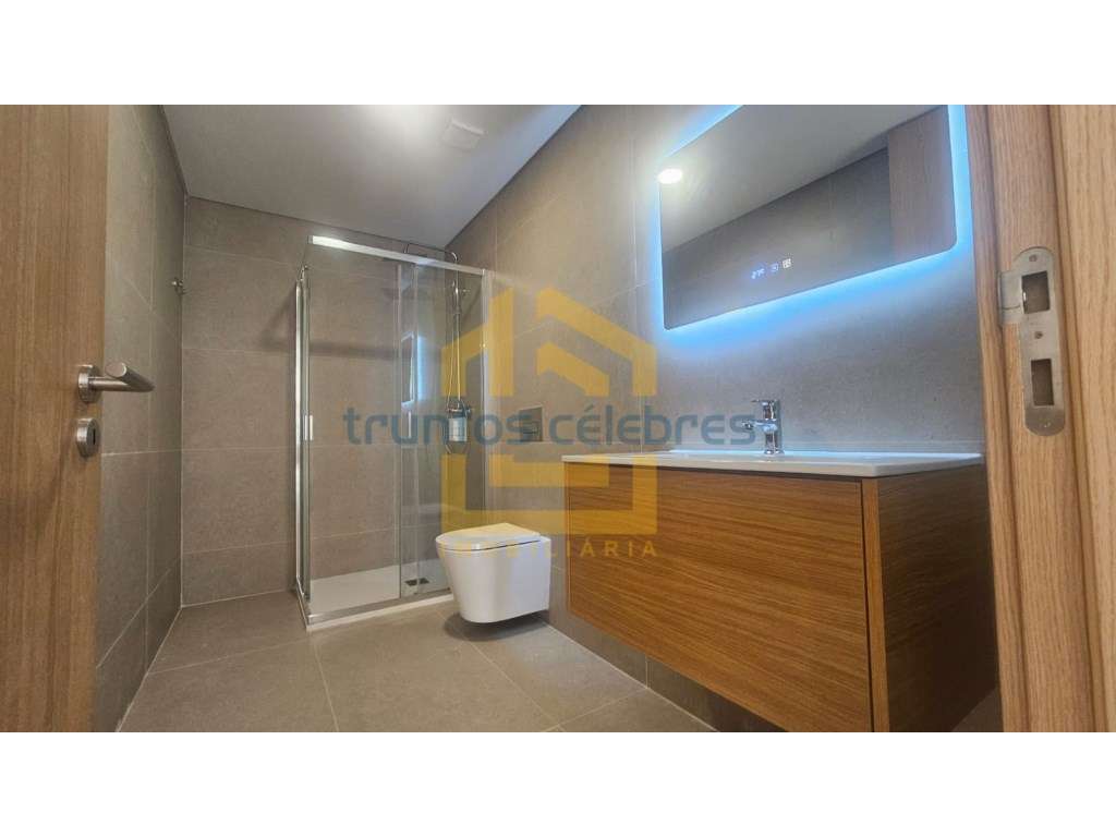 Apartamento T2 Novo | 3 º Andar | 3 Varandas | Lugar de garagem par...-20