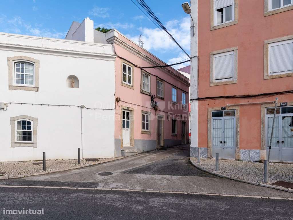 Prédio com pátio privativo para reabilitação em Oeiras - Grande imagem: 2/30