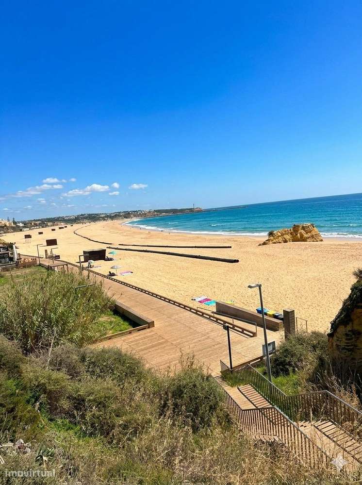 Apartamento T1 com lugar de parqueamento e piscina-31