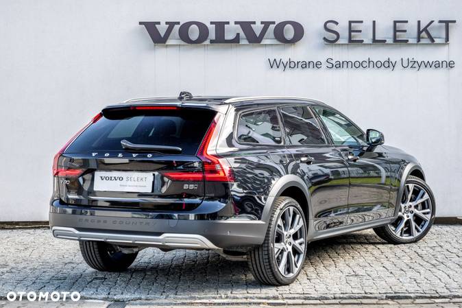 Volvo V90 Cross Country - 9