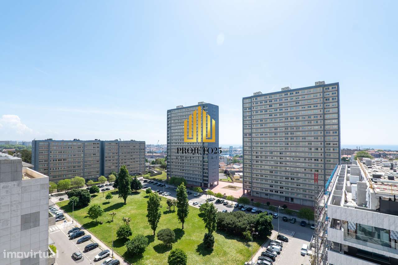 Apartamento T2, 3 Varandas Sul e Poente 13º Piso Vistas Deslumbrantes!-35