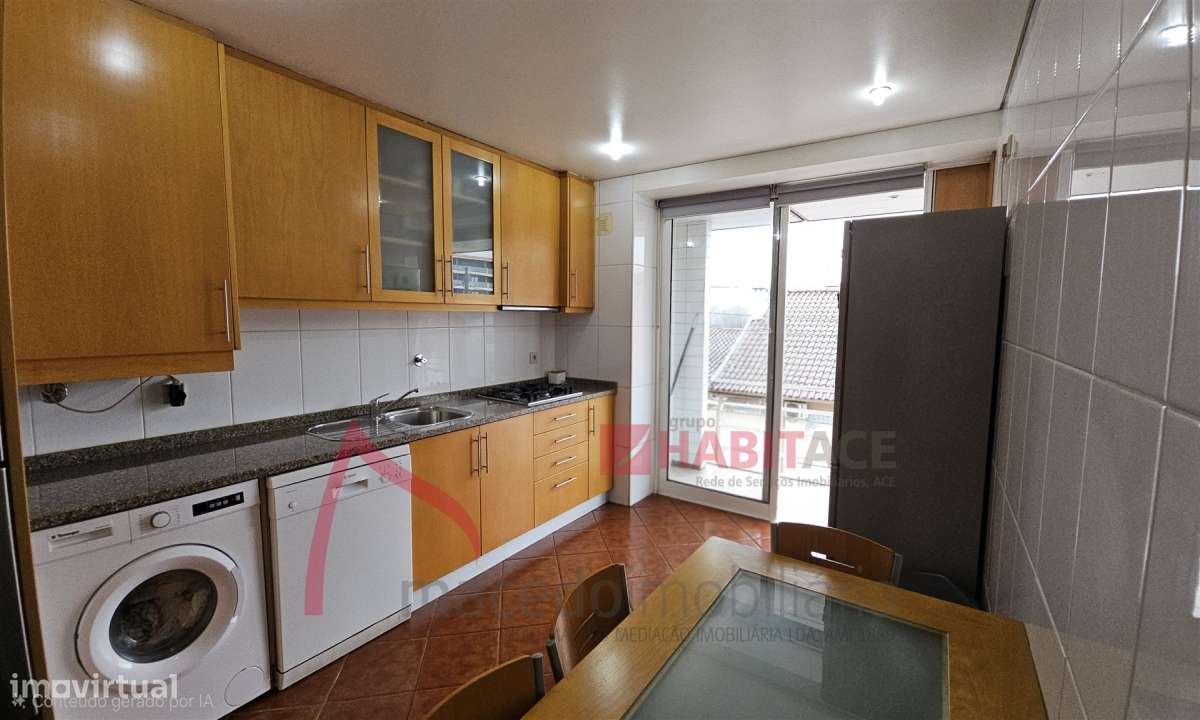 Apartamento T3 com 2 frentes e varandas em Ferreiros – Braga  O Seu Ap-36