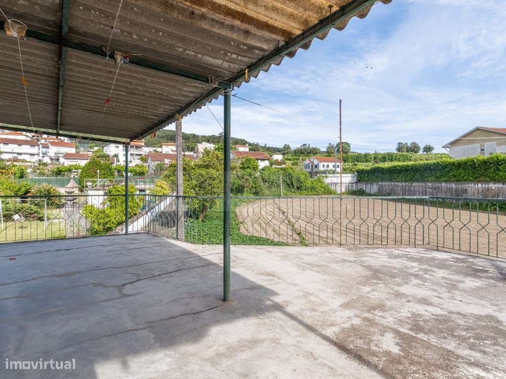Propriedade Distinta com Piscina, Anexos, Poço de Água e Duas Fraçõ...-34