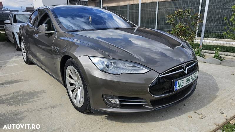 Tesla Model S Standard - 3