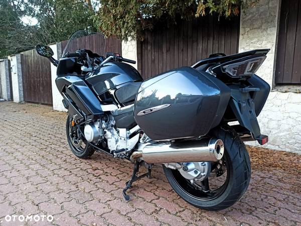 Yamaha FJR - 3