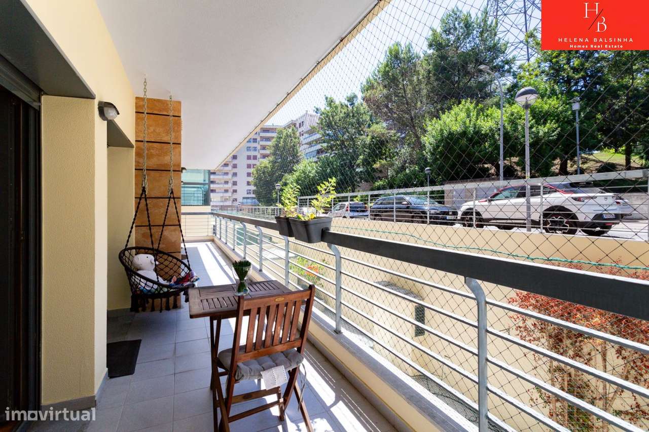 Excelente Apartamento T2 com 3 Parqueamentos nas Colinas do Cruzeiro-16