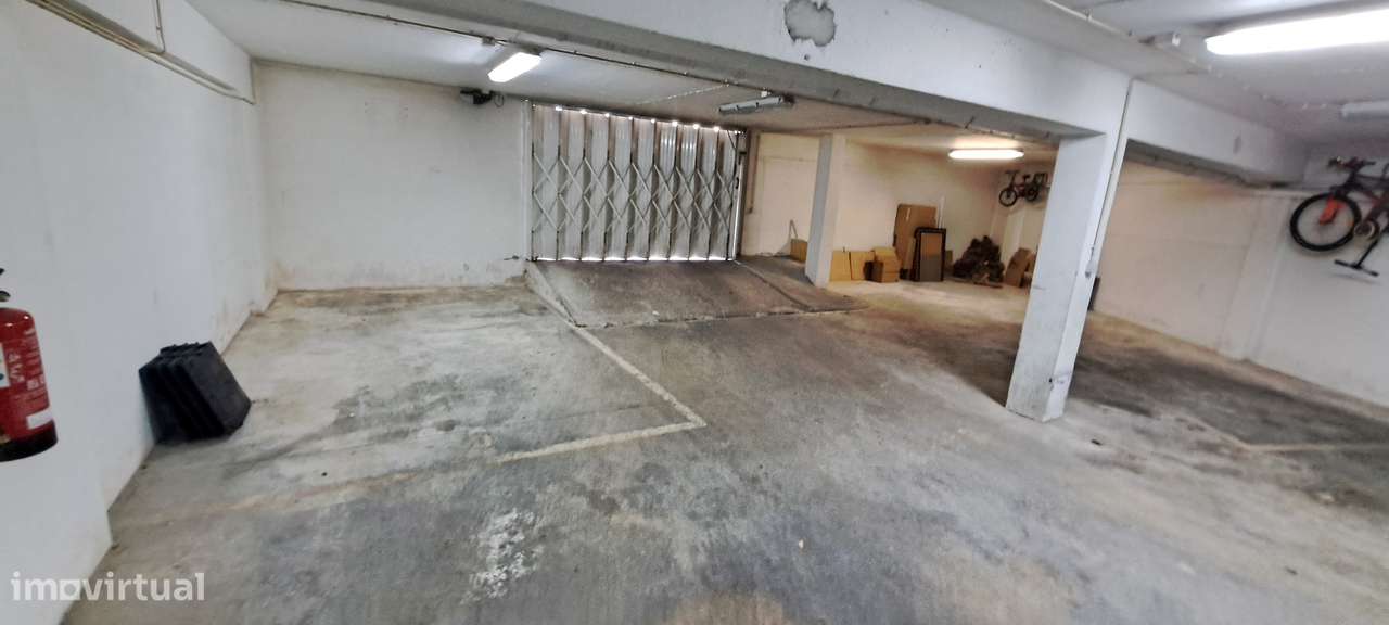 Apartamento T4  152m2 , Lugar estacionamento junto á praia  Alcochete.-20