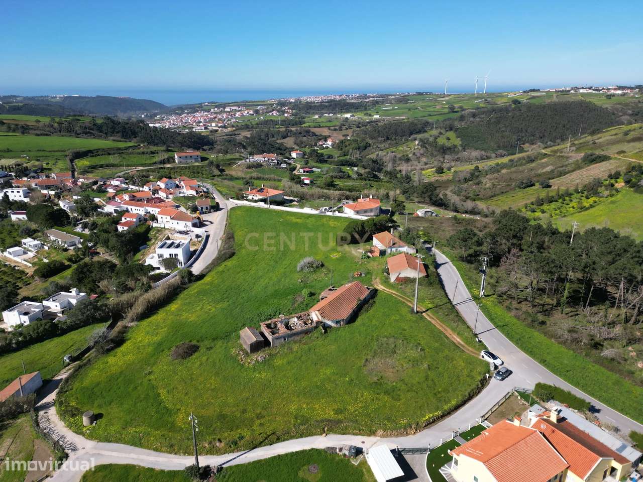 Terreno Exclusivo - Vista de oceano e campo a poucos Km da Ericeira-0