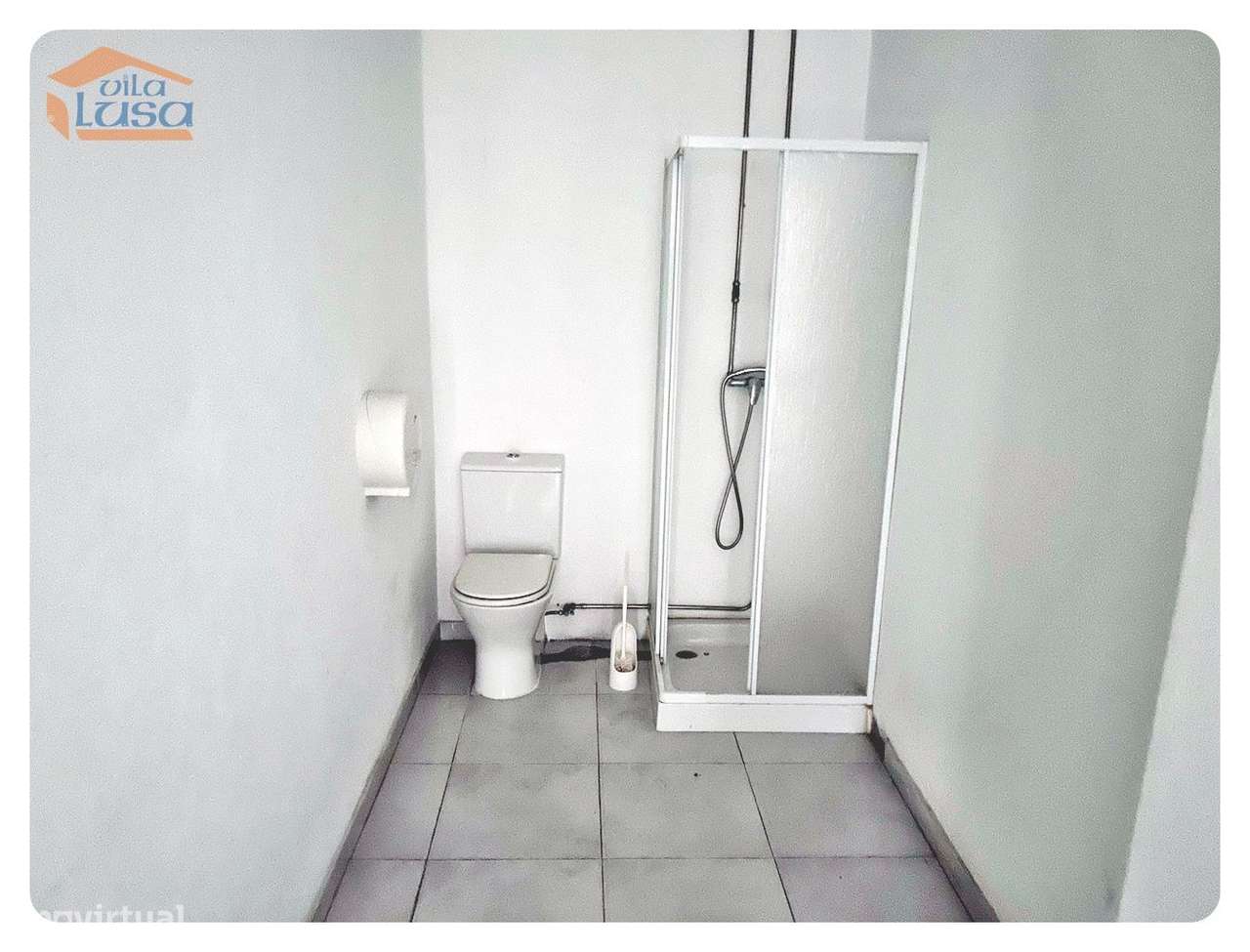 Loja duas frentes montada para restaurante rotunda da Areosa - Grande imagem: 5/17