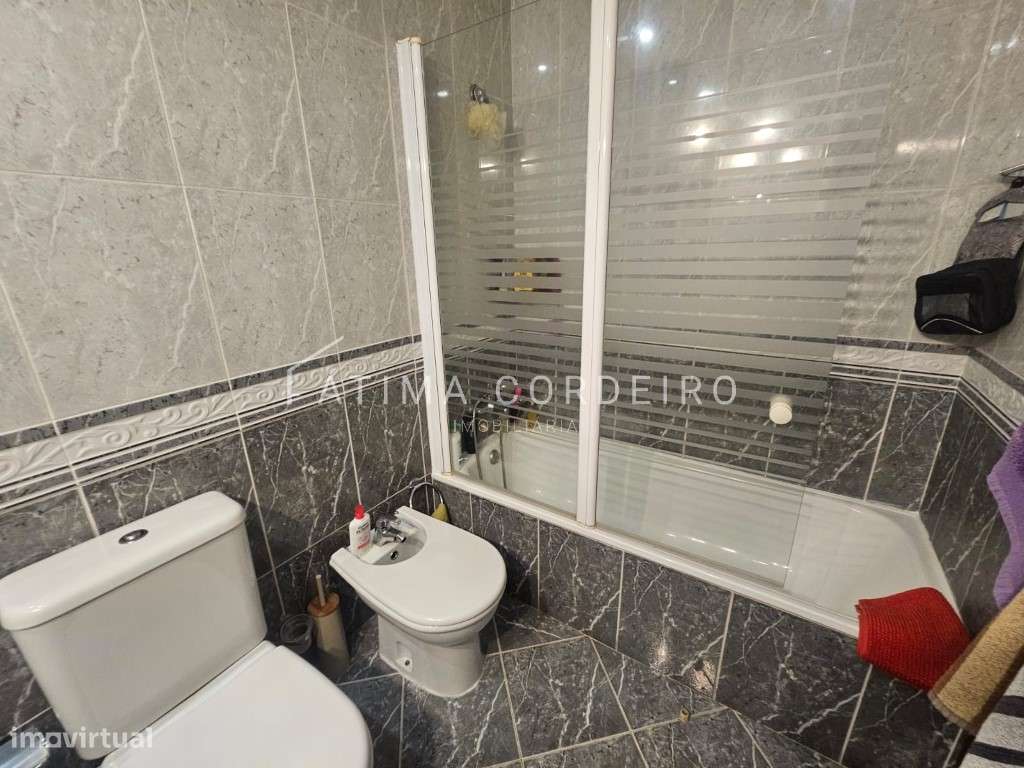 Apartamento T2 na Amora - Localização Privilegiada e Excelente Opor...-10