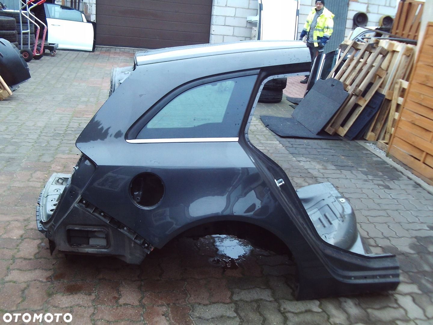 OPEL INSIGNIA A LIFT KOMBI BŁOTNIK TYLNY PRAWY Z190 - 1