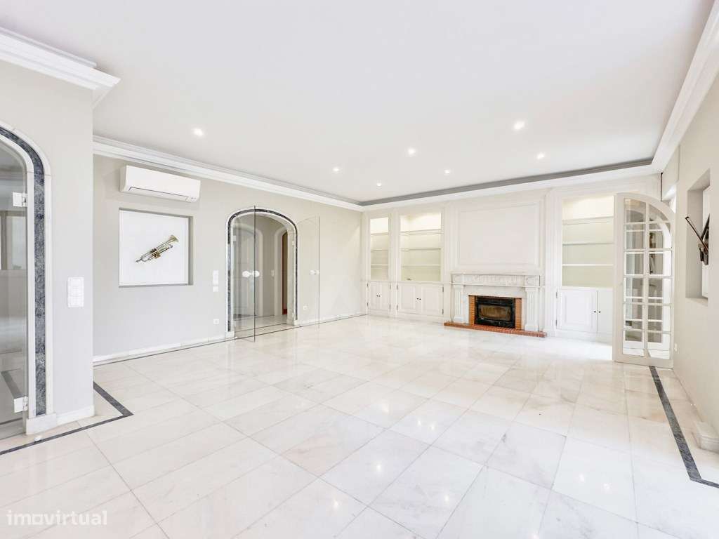 Apartamento T3 Renovado em Cascais com Estacionamento Privado - Grande imagem: 2/25