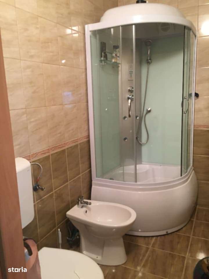 Apartament foarte spatios, structurat pe 2 niveluri!-7