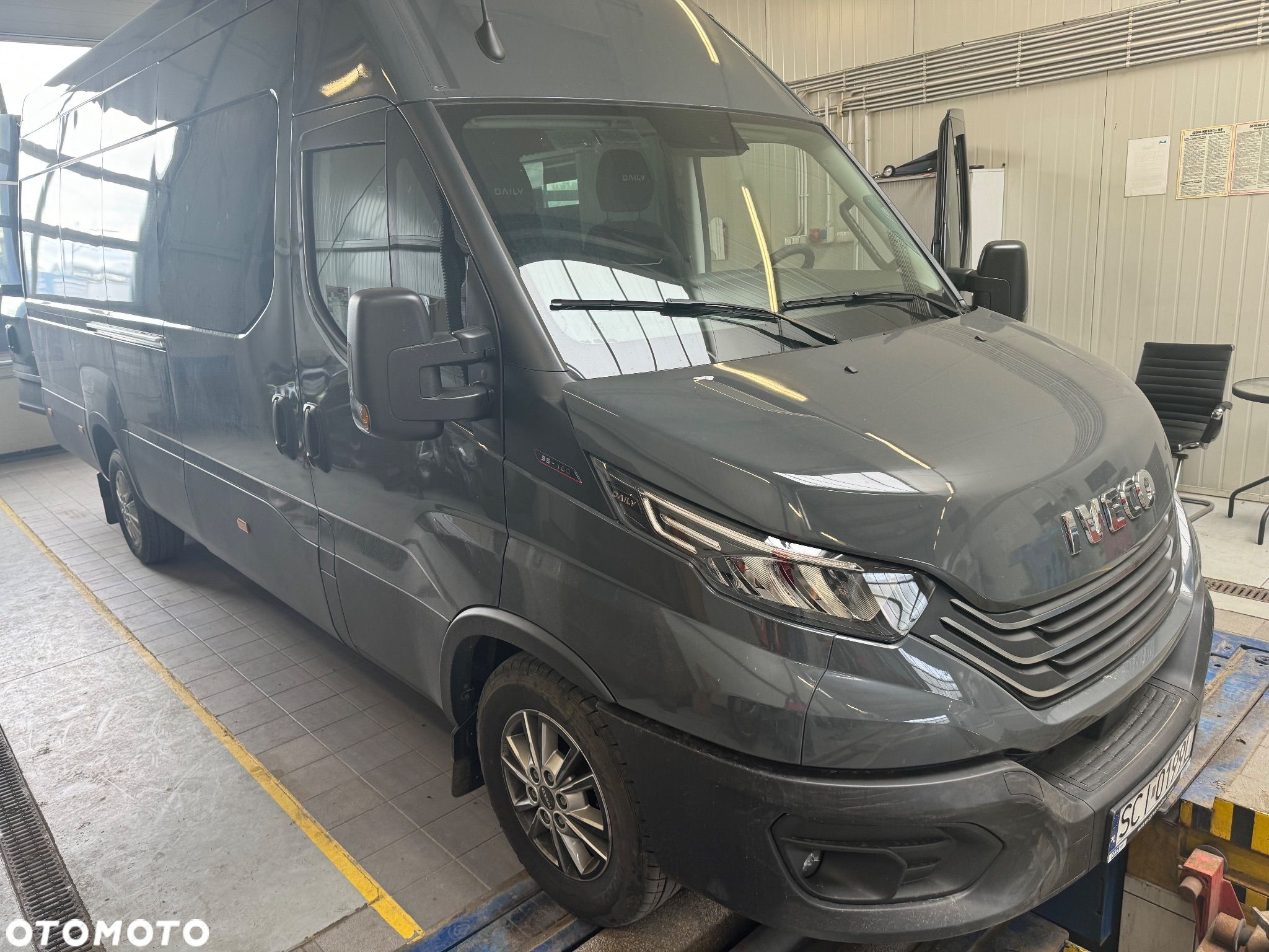 Iveco DAILY BRYGADOWKA ZABUDOWA 6 7 OSOBOWA - 1