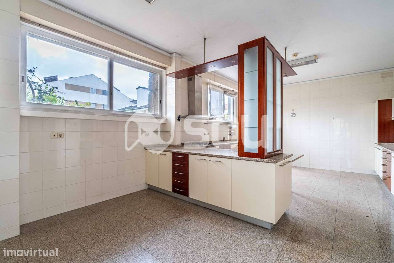 Casa Senhorial T7 num Lote de 3.320m² em Leça do Balio com-7