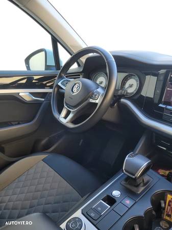 Volkswagen Touareg V6 TDI Style - 11